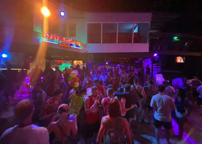 Blanco Beach Bar Hostel