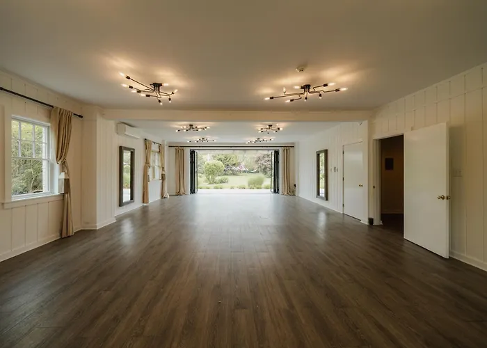 Pet Friendly hotel: Sole East Resort