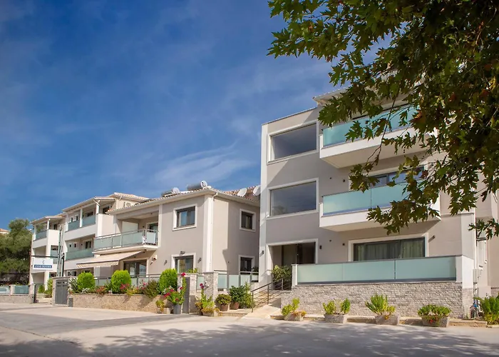  Zisis Suites