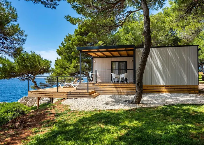 Hôtel 4 étoiles: Arena Stoja Camping Homes