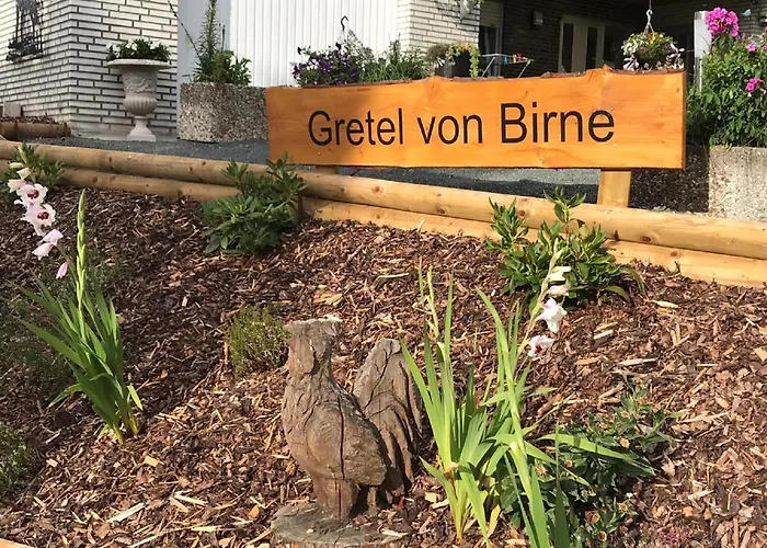 B&B: Gretel Von Birne