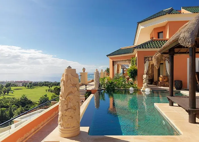 Royal Garden Villas, Luxury