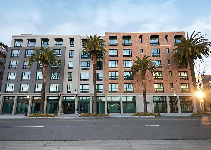 4 star hotel: Tapestry By Hilton The Fort Sutter Hotel Sacramento, Ca