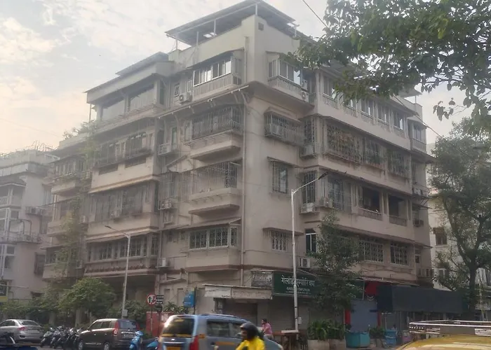 B&B only: Bed And Breakfast At Colaba