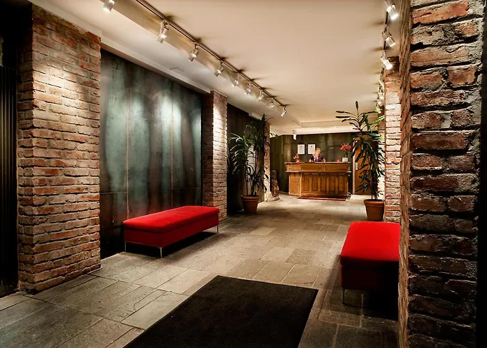 Luxury hotel only: Hotel Hellsten