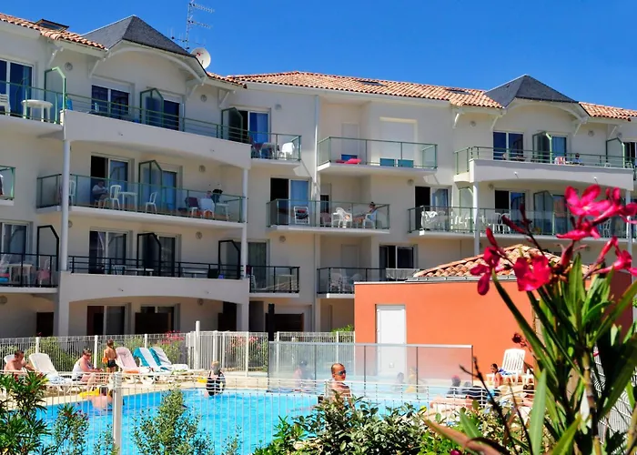 Hôtel accueillant les animaux: Vacancéole - Les Jardins de l'Amirauté