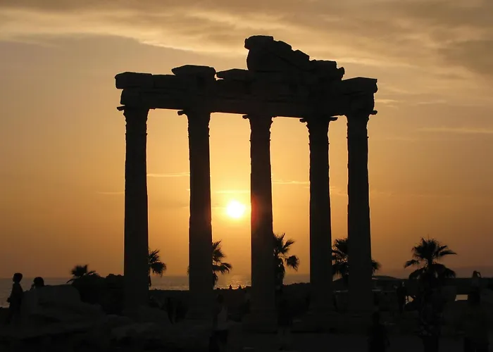 Resort: Beach House Hotel