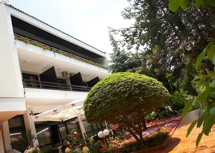 Hotel Pela