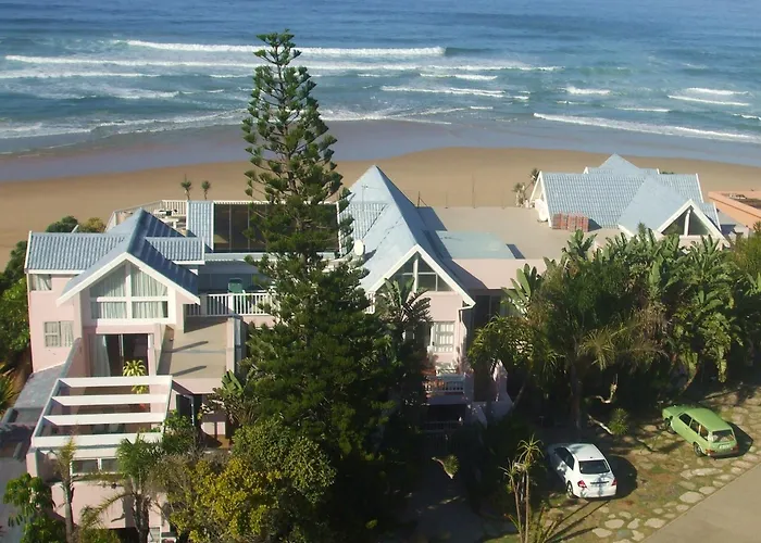 The Pink Lodge On The Beach