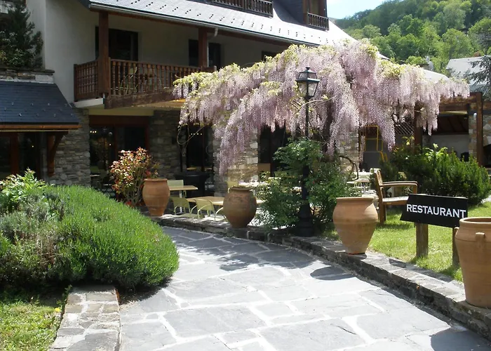 Hotel Mir