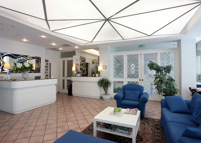 Hotel familiare: Family Hotel Antibes -50m dal mare -