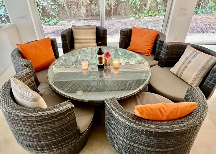 Beachside 4-Bedroom With Pool