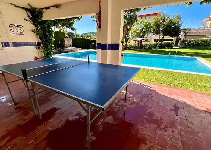 Beachside 4-Bedroom With Pool