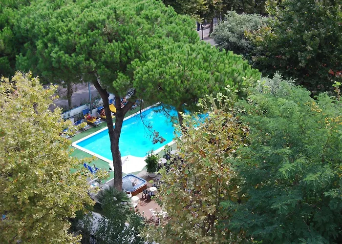 Hotel con tennis: Hotel Carillon