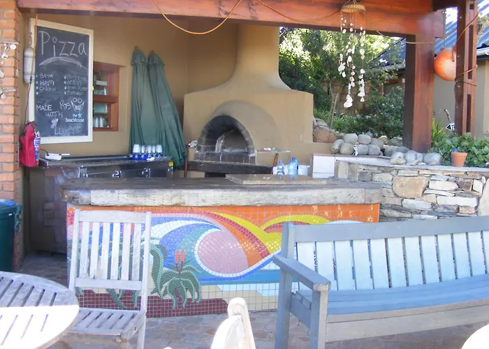 Wilderness Beach House Backpackers Lodge
