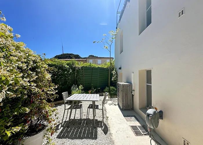 Appartement spacieux et moderne avec un extérieur