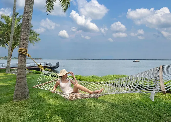 Resorts Guide Kumarakom Lake