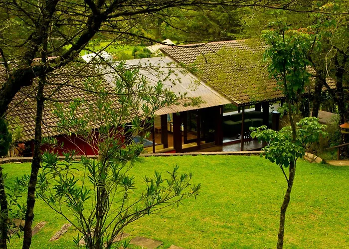 Hotel de praia: Pousada Jardim das Montanhas