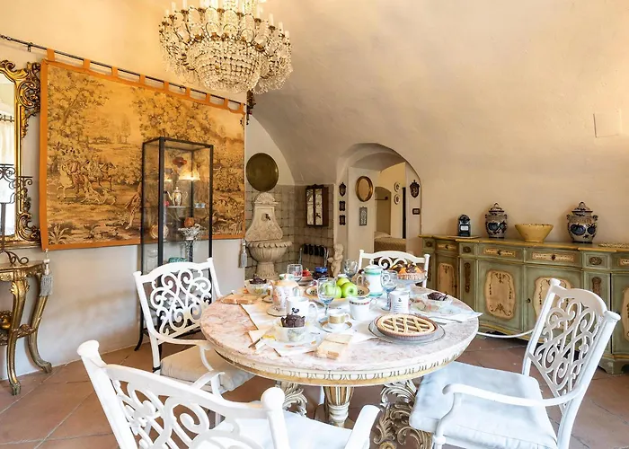 Hotel vicino al College: Il Feudo by BarbarHouse