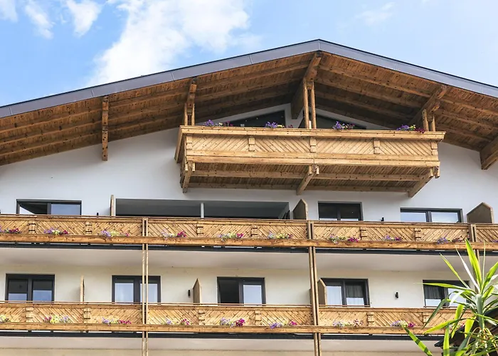 Hotel mit Pool: Upside Down Town Hotel Neue Post