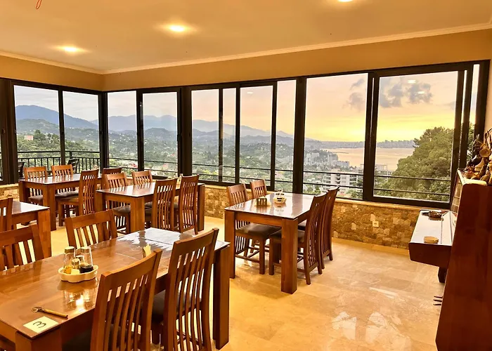 Cheap hotel: Green Cape Tower