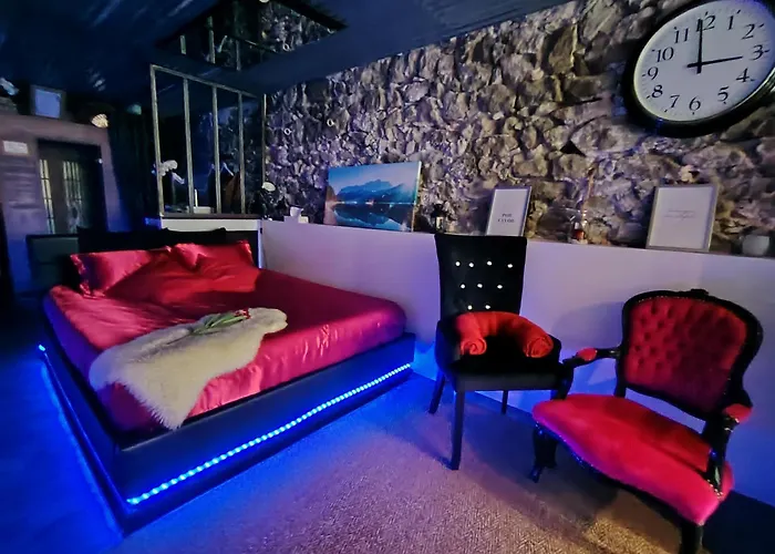 Sweet Loft Grenoble-Love Room avec jacuzzi&sauna