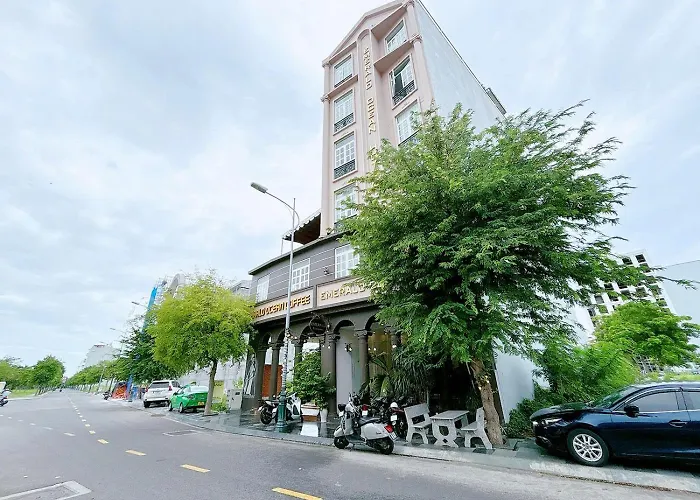 Сity center hotels Emerald Ocean