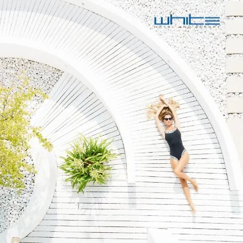 Hotel romantico: White Hotel