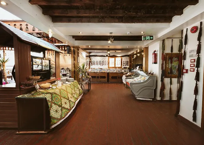 Cheap hotels Nefertiti Luxor