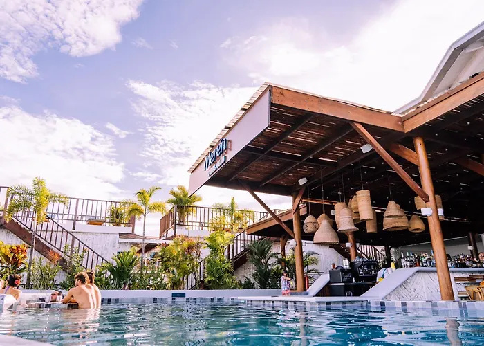 Tropical Suites Hotel