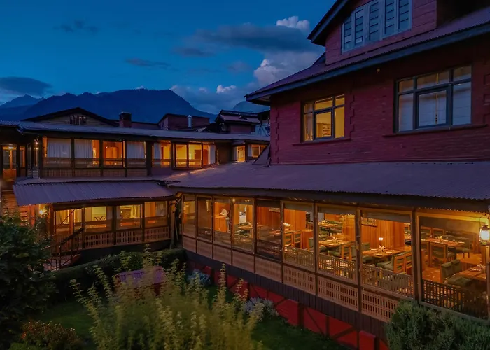 Pahalgam Hotel Riverside Luxury