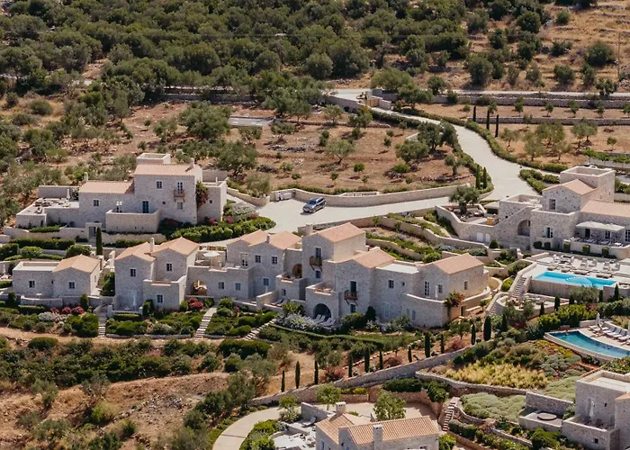 Bassa Maina Villas & Suites