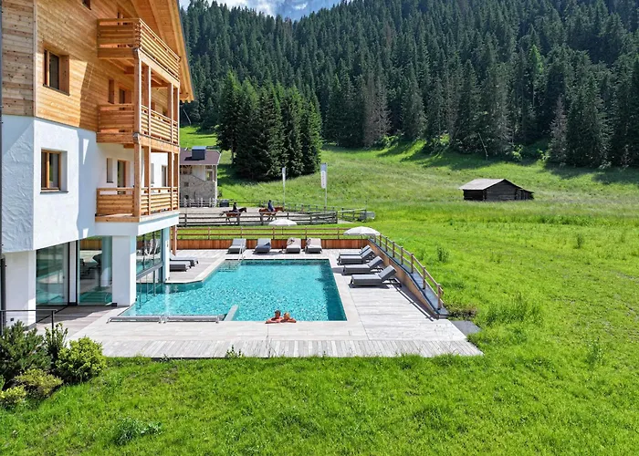 Hotel con piscina: Hotel Pozzamanigoni