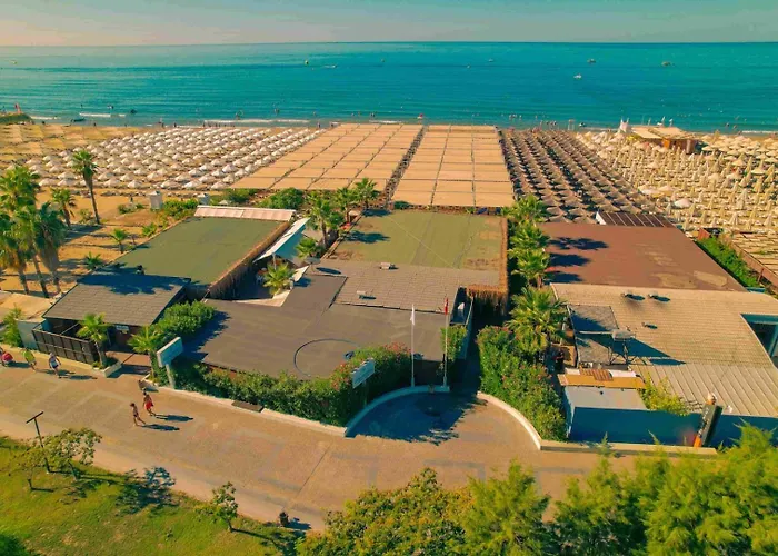  Dream World Resort & Spa