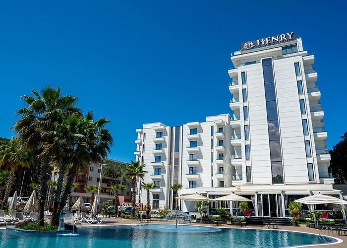 Henry Resort & Spa