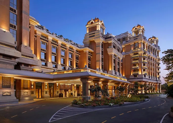 Romantic hotels Itc Grand Chola, A Luxury Collection , Chennai