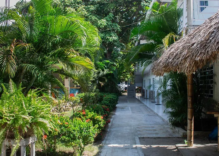Casa Beach Life & Free Mojitos Bar