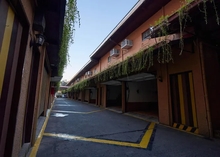 Victoria Court Las Pinas