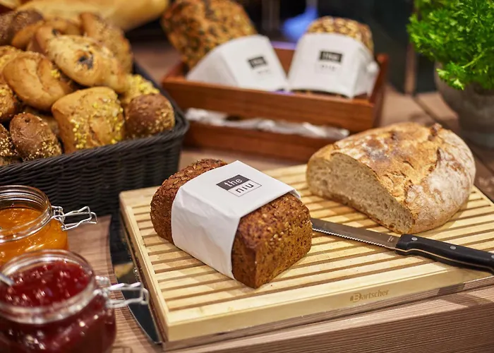 Hotel Am Holiday Inn - The Niu, Yen Hamburg City By Ihg