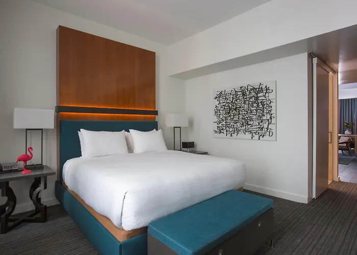 Hotel with pool: Andaz San Diego, By Hyatt