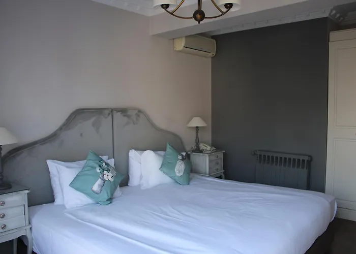 Villa Blanche Hotel Spa & Garden Pool