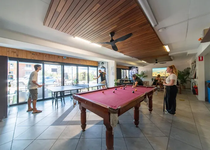 The Hostels Seaside Lodge Townsville- Right Next To Coles, 2 Mins Walk To Strand & Cbd- Passport Required