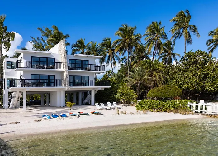 Pines & Palms Resort