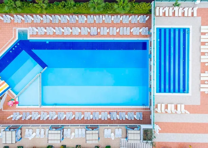  Dream World Resort & Spa