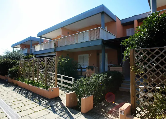 Hotel con tennis: Blue Marine Village