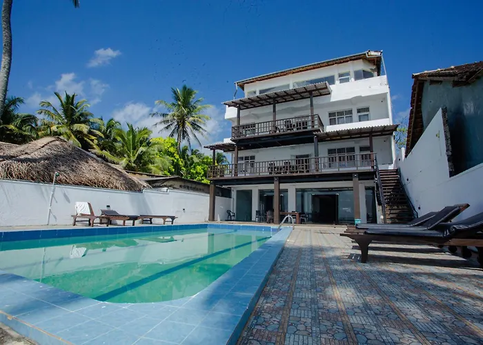 Lucky Seven Hikkaduwa