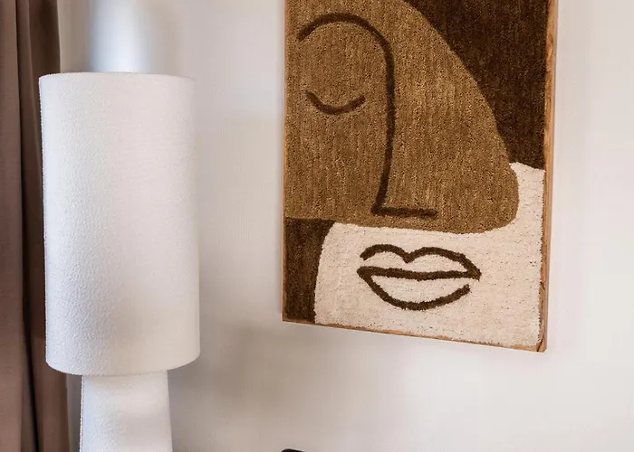 Hôtel central: Le Virage bistro en hotel