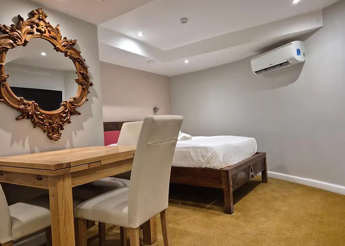 Pet Friendly hotel: Amsterdam Hotel Brighton Seafront