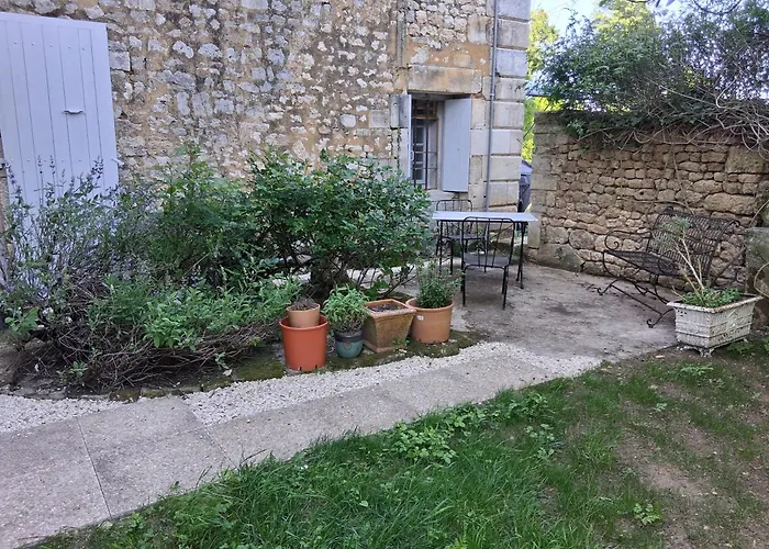Chateau De Champdolent