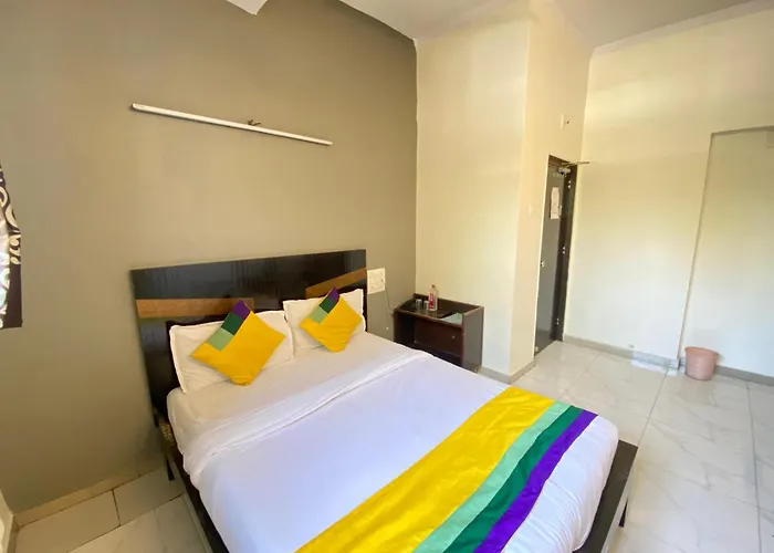 Airport Hotel: Hotel Aakash Navrangpura